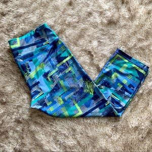 REEBOK Capri Workout Leggings Size Medium
